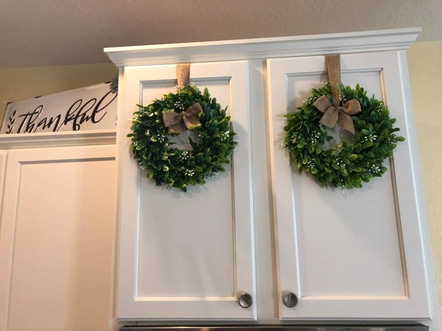 LSKYTOP 2 Pcs Artificial Boxwood Wreath with White Flowers