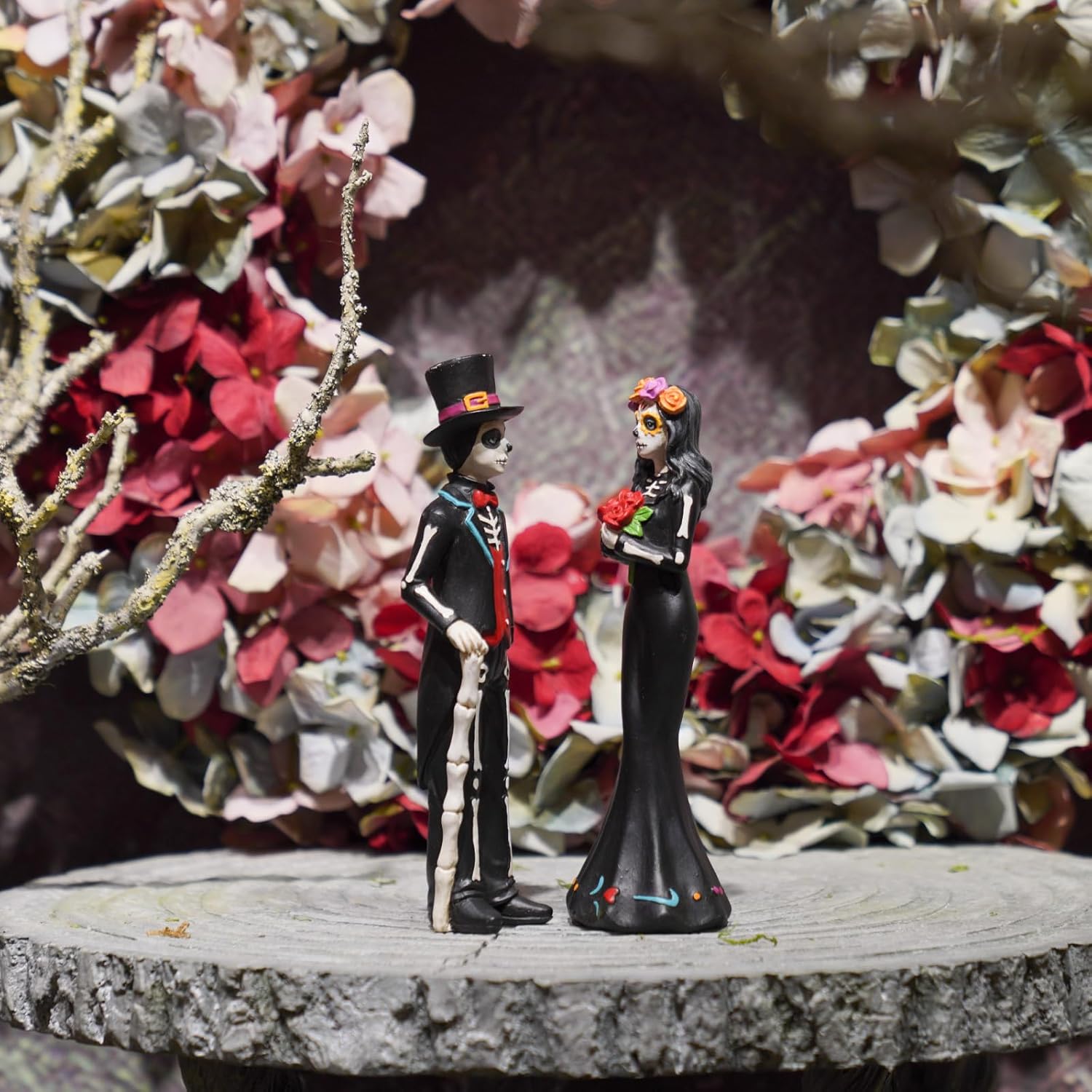 Day of the Dead Halloween Skeleton Couple Decor