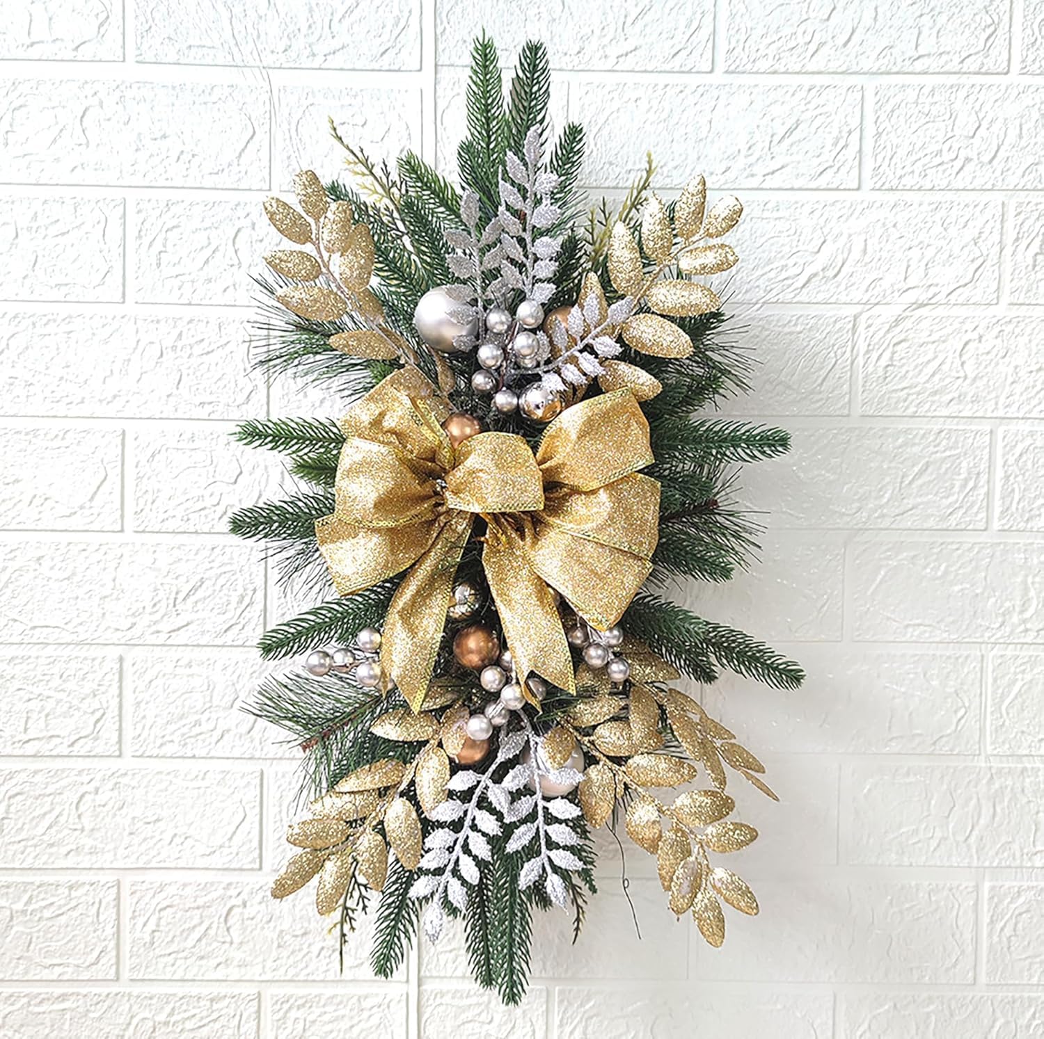 Artificial Christmas Teardrop Swags Pre Lit Staircase Decoration