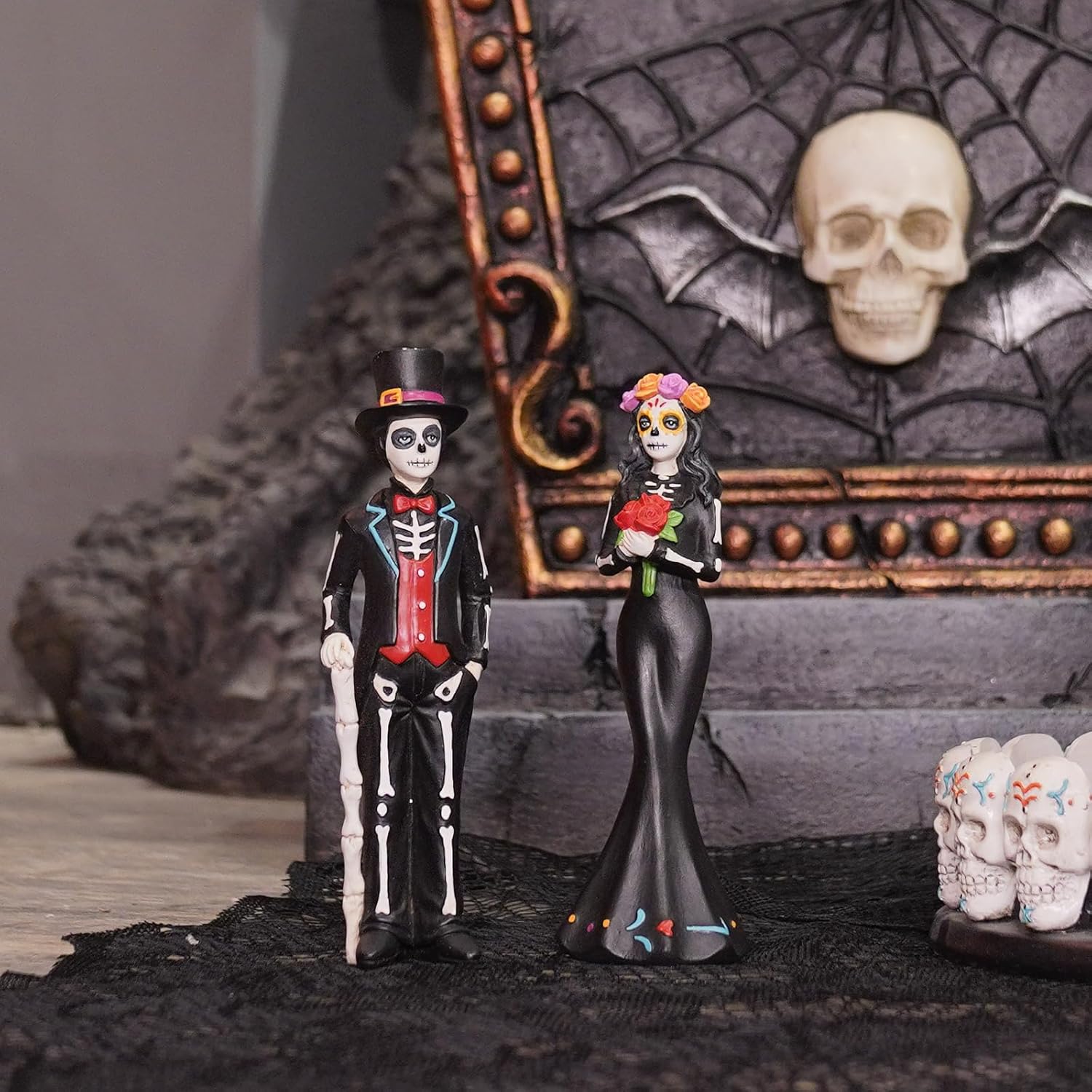 Day of the Dead Halloween Skeleton Couple Decor